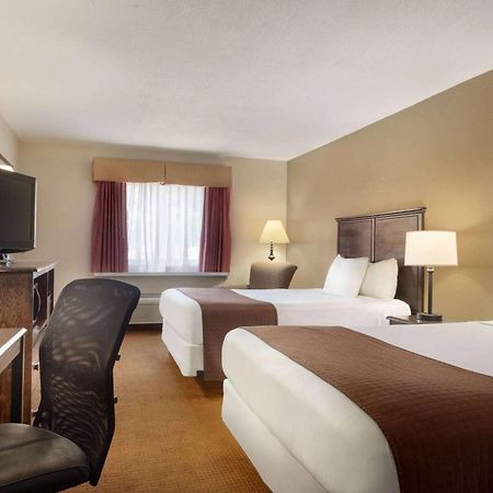 Baymont By Wyndham Kansas City Ku Medical Center Esterno foto