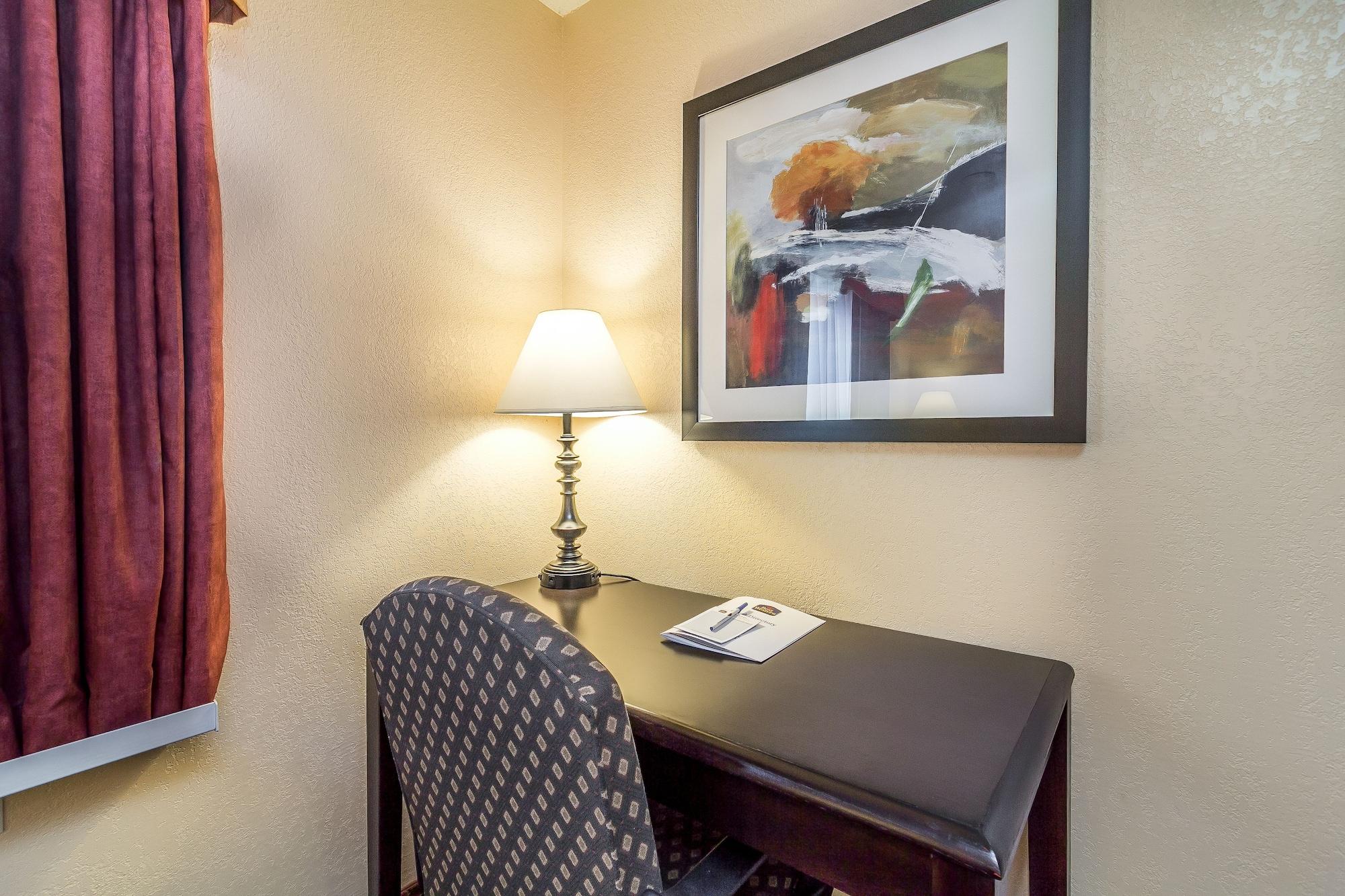 Baymont By Wyndham Kansas City Ku Medical Center Esterno foto