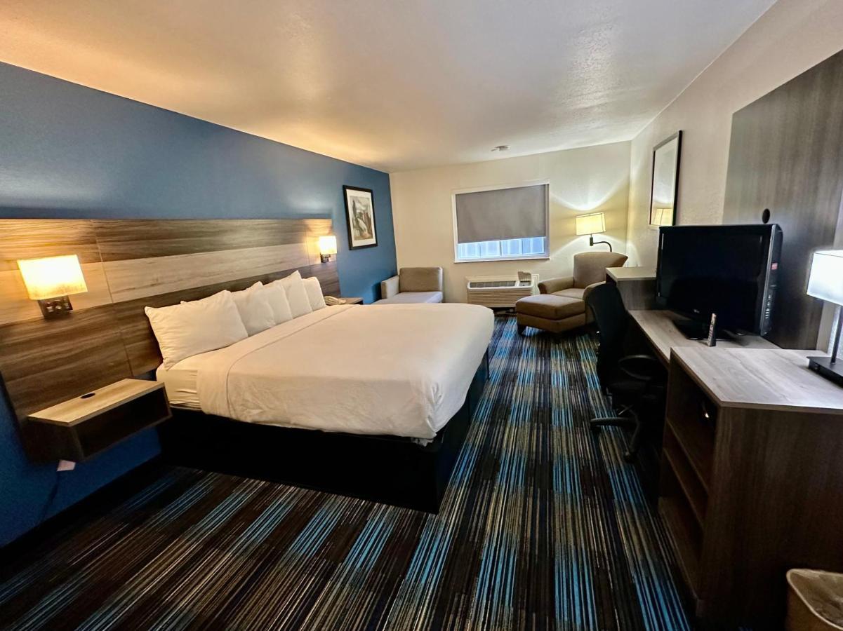 Baymont By Wyndham Kansas City Ku Medical Center Esterno foto