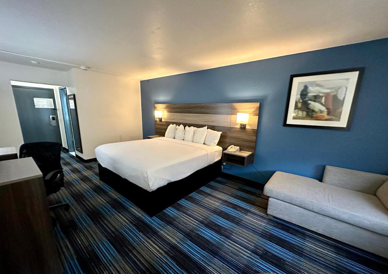Baymont By Wyndham Kansas City Ku Medical Center Esterno foto