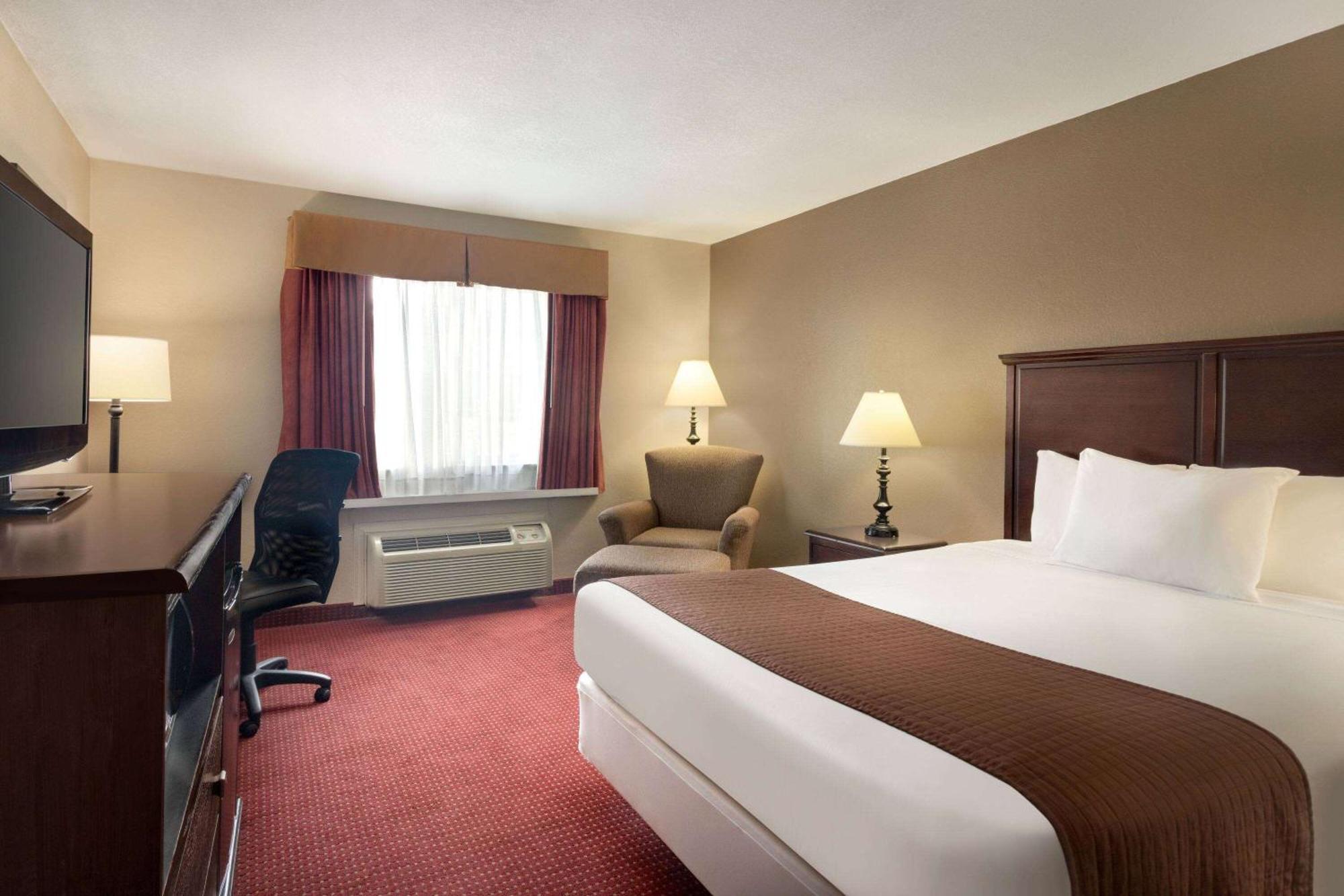Baymont By Wyndham Kansas City Ku Medical Center Esterno foto