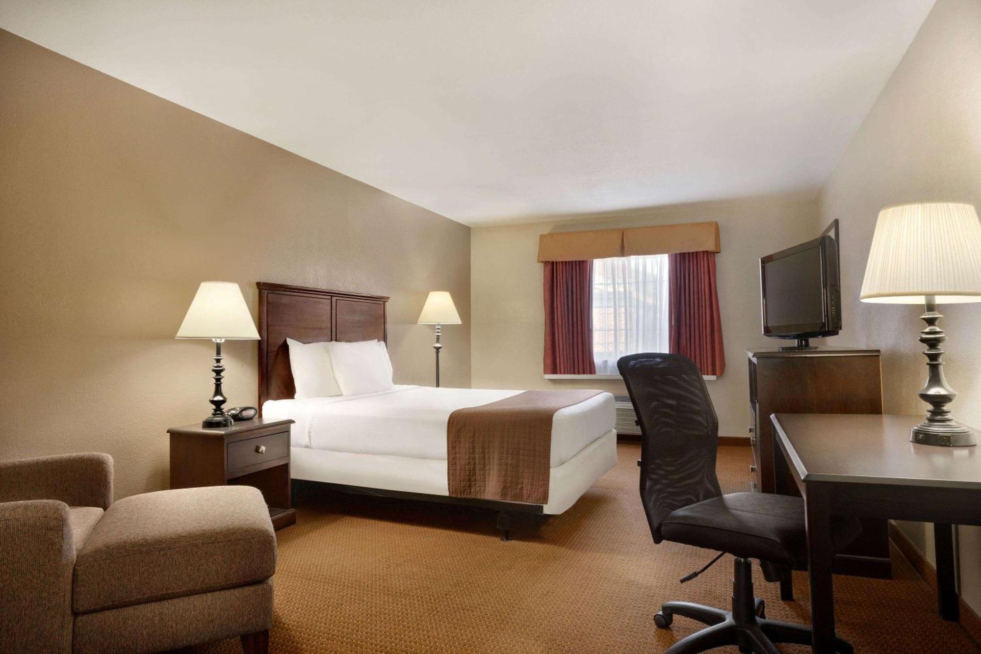 Baymont By Wyndham Kansas City Ku Medical Center Esterno foto
