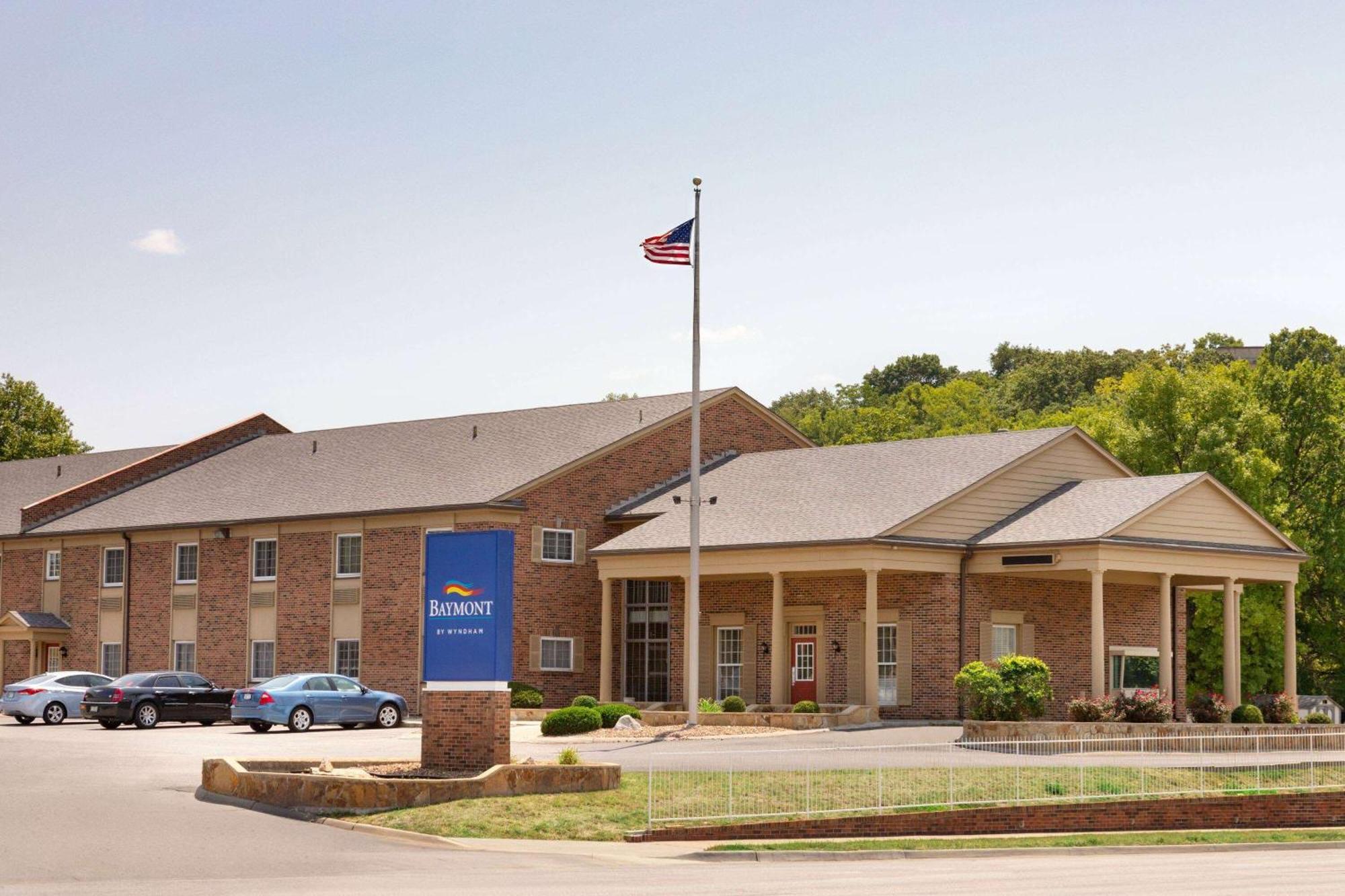 Baymont By Wyndham Kansas City Ku Medical Center Esterno foto