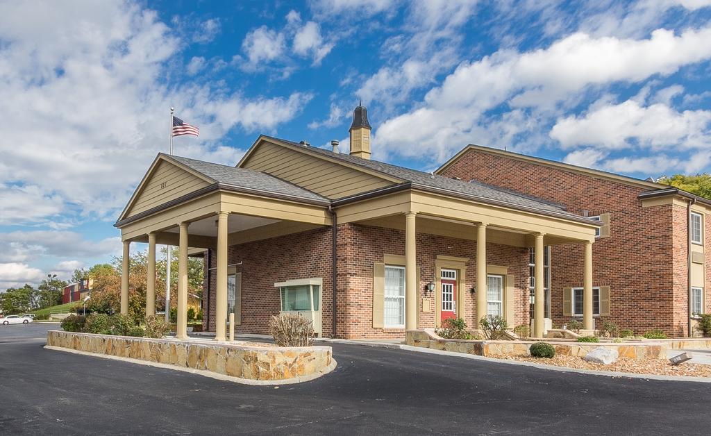 Baymont By Wyndham Kansas City Ku Medical Center Esterno foto