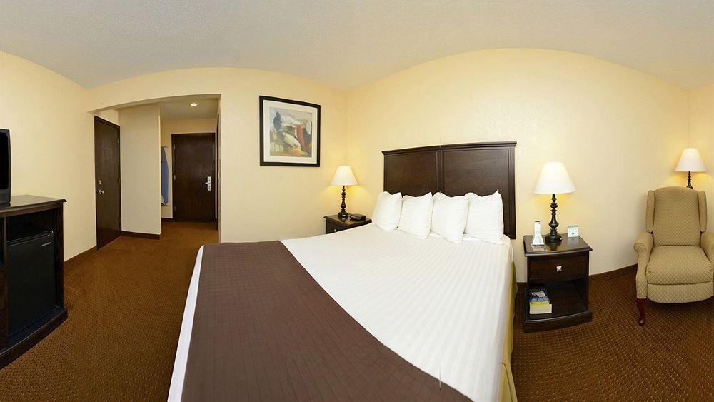 Baymont By Wyndham Kansas City Ku Medical Center Esterno foto